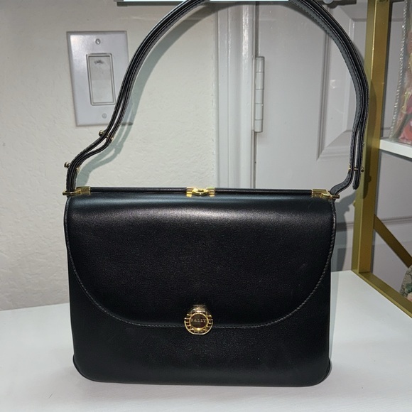 Authentic BALlY Black Leather Shoulder Bag - Picture 3 of 17